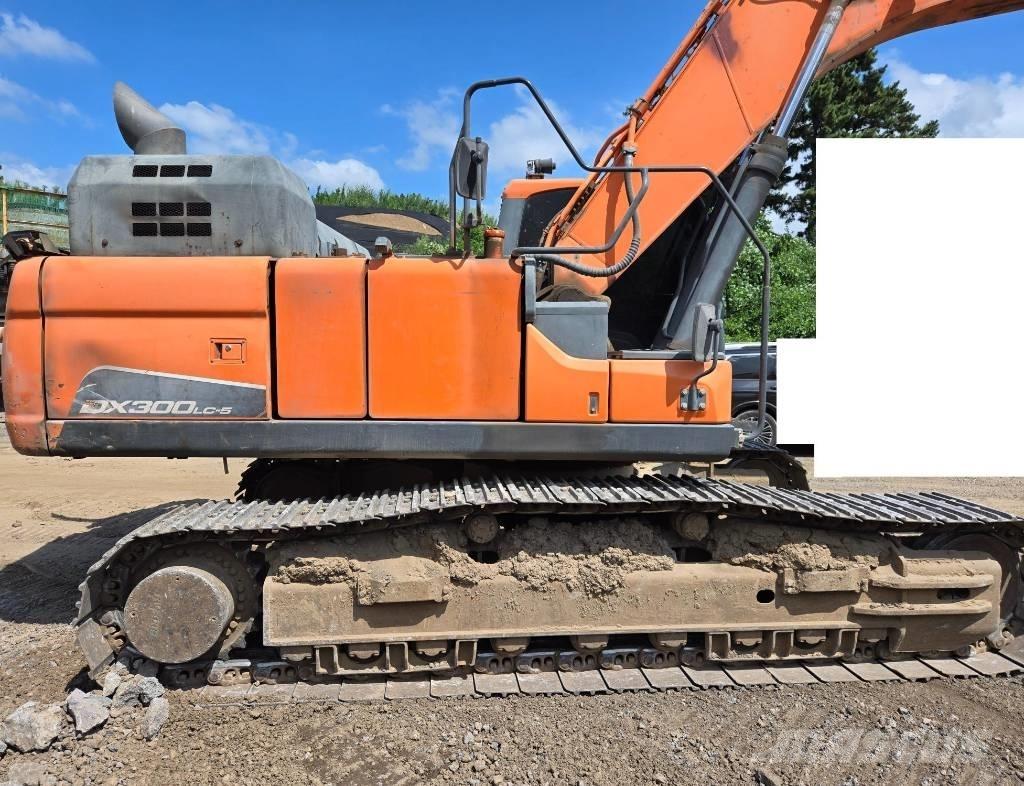 Doosan DX 300 LC-5 Bagri goseničarji