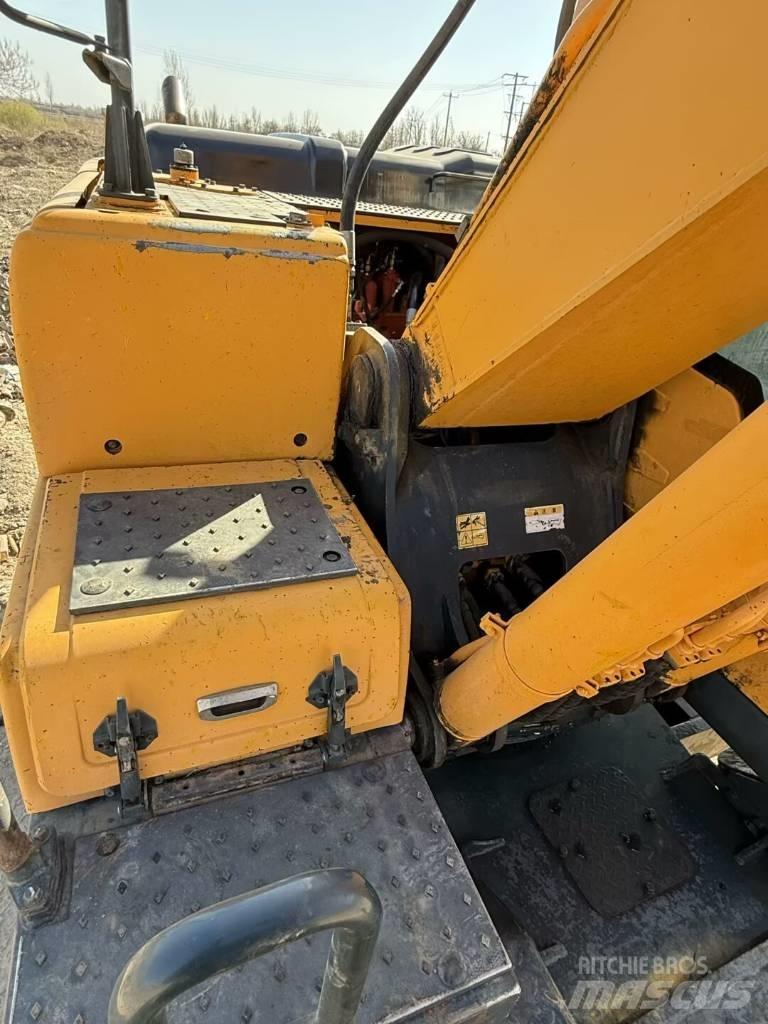 Hyundai R210W-9 Bagri na kolesih