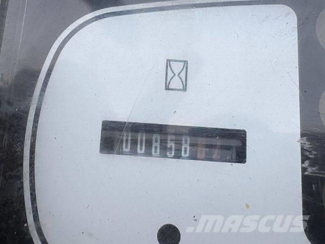 Komatsu PC 14 R-3HS Mini bagri <7t