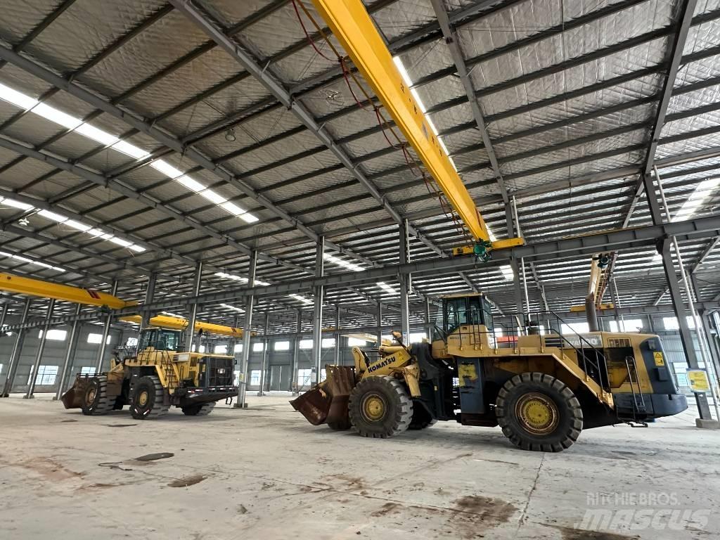 Komatsu WA 600 Kolesni nakladalci