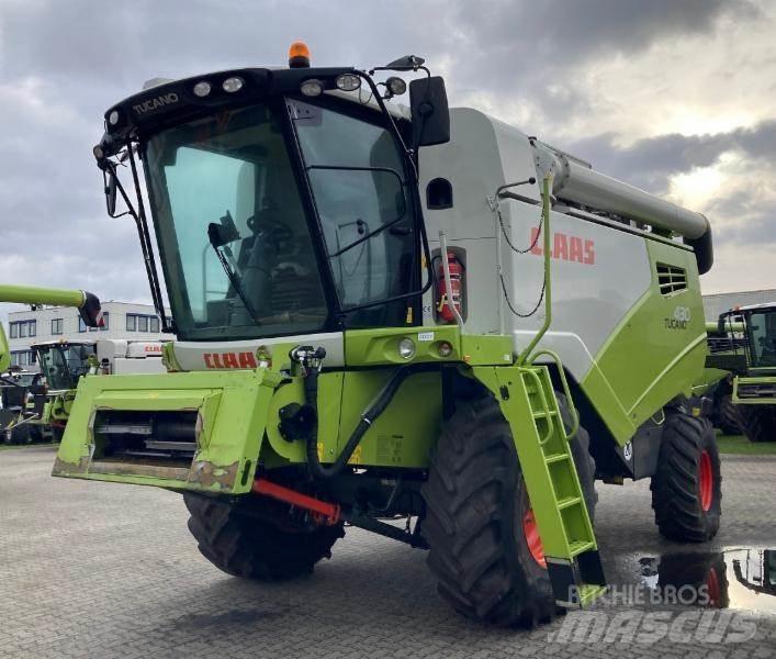 CLAAS TUCANO 430 Kombajni