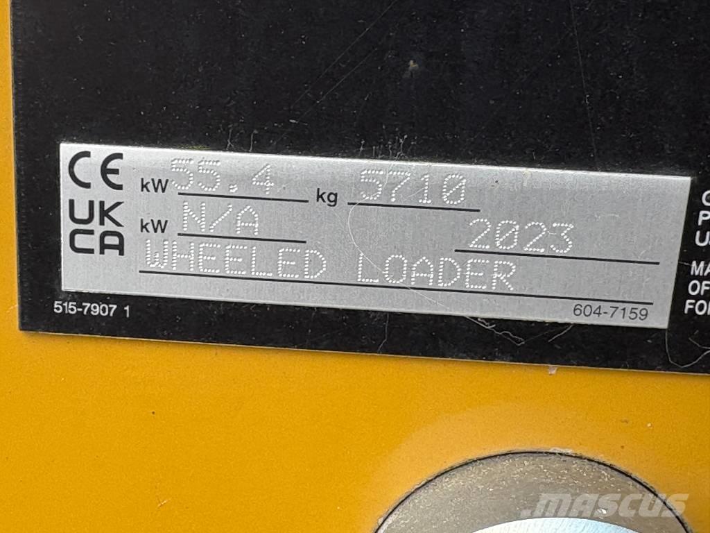 CAT 906 Kolesni nakladalci