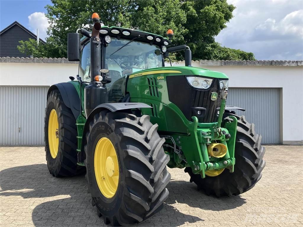 John Deere 6215R Traktorji
