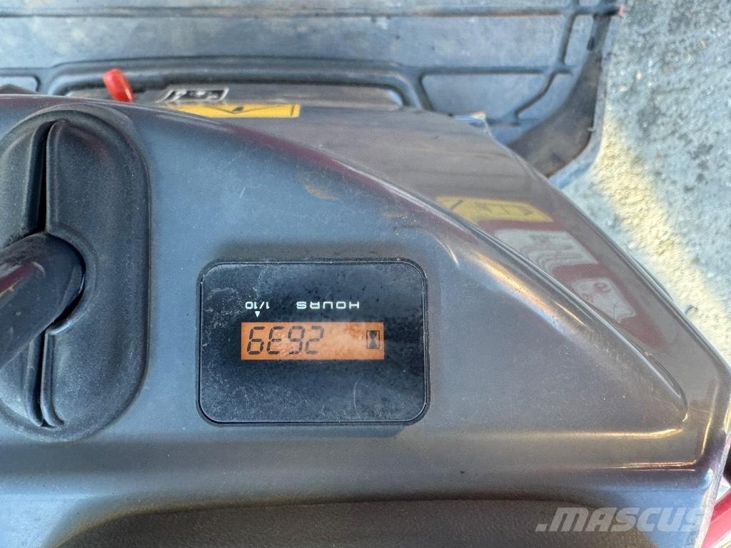 Yanmar SV08 (1E826) Mini bagri <7t