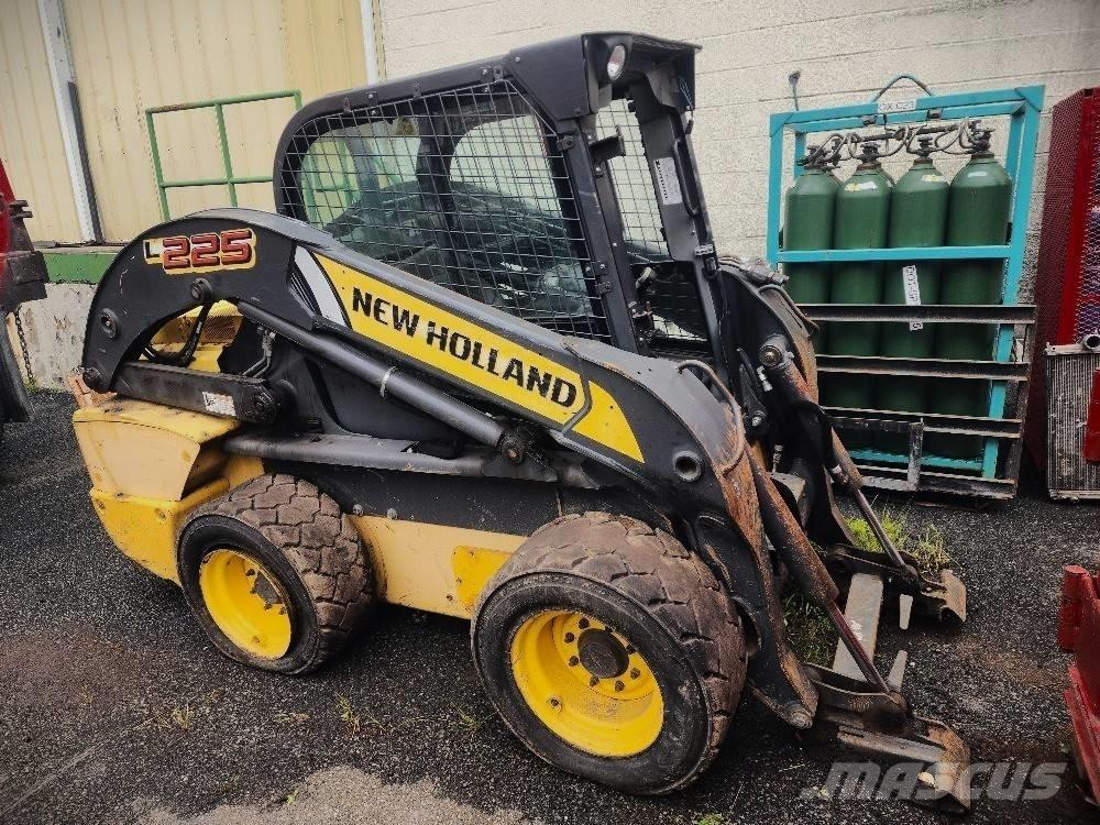 New Holland 225L Skid steer mini nakladalci