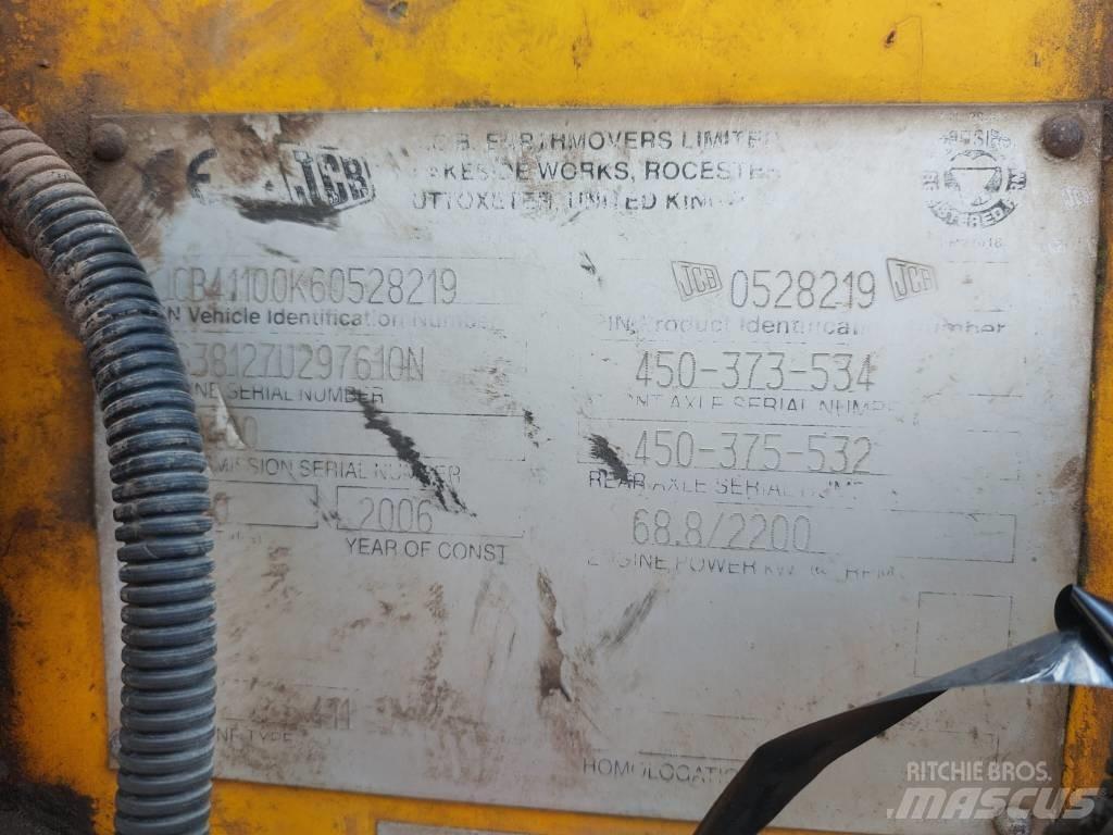JCB 411 Kolesni nakladalci
