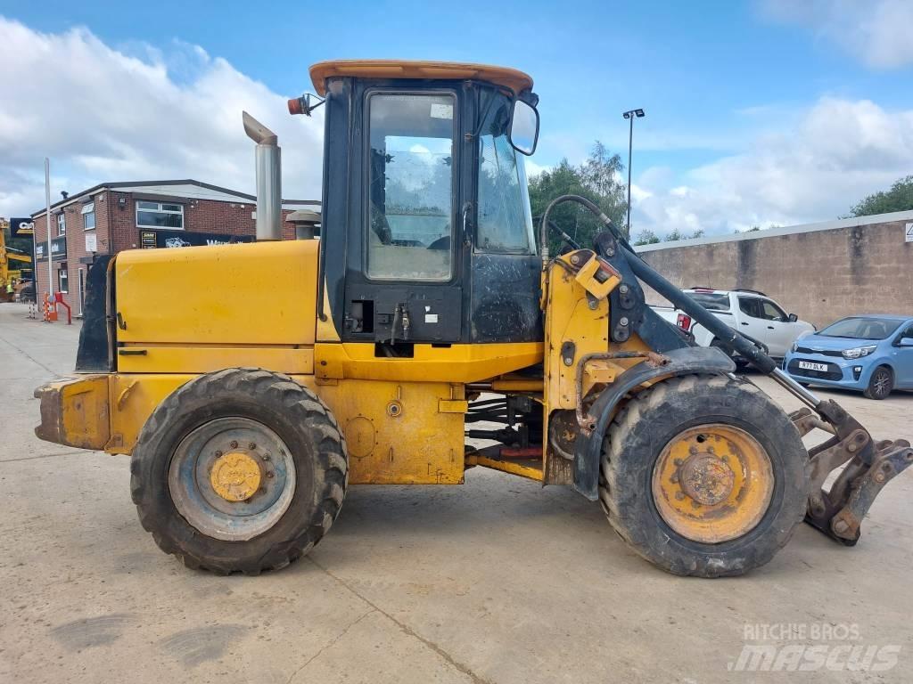 JCB 411 Kolesni nakladalci