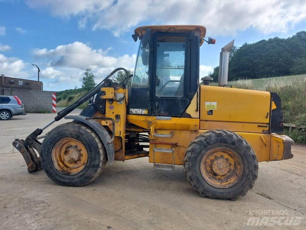 JCB 411 Kolesni nakladalci