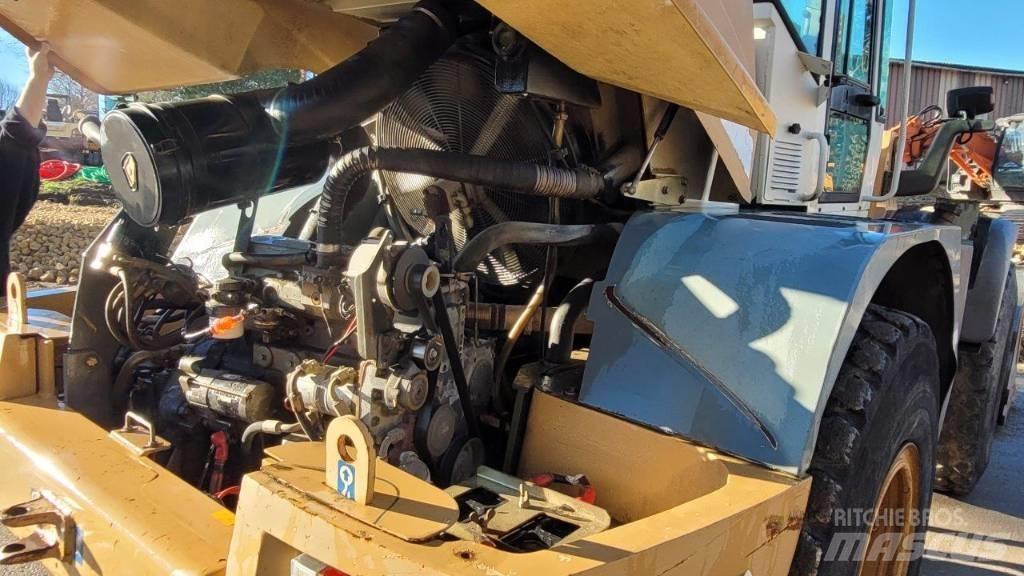 Liebherr L 534 Kolesni nakladalci