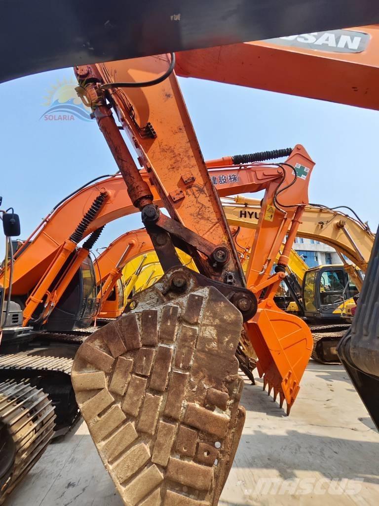 Doosan DX300LC Bagri goseničarji