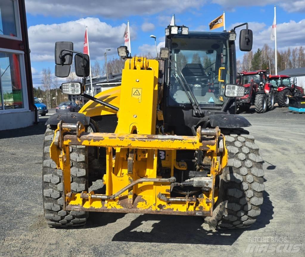 JCB 542-70 Kmetijski teleskopski nakladalci