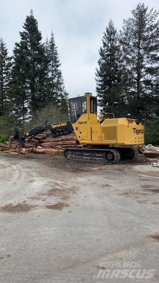 Tigercat 880D Nakladalci za les