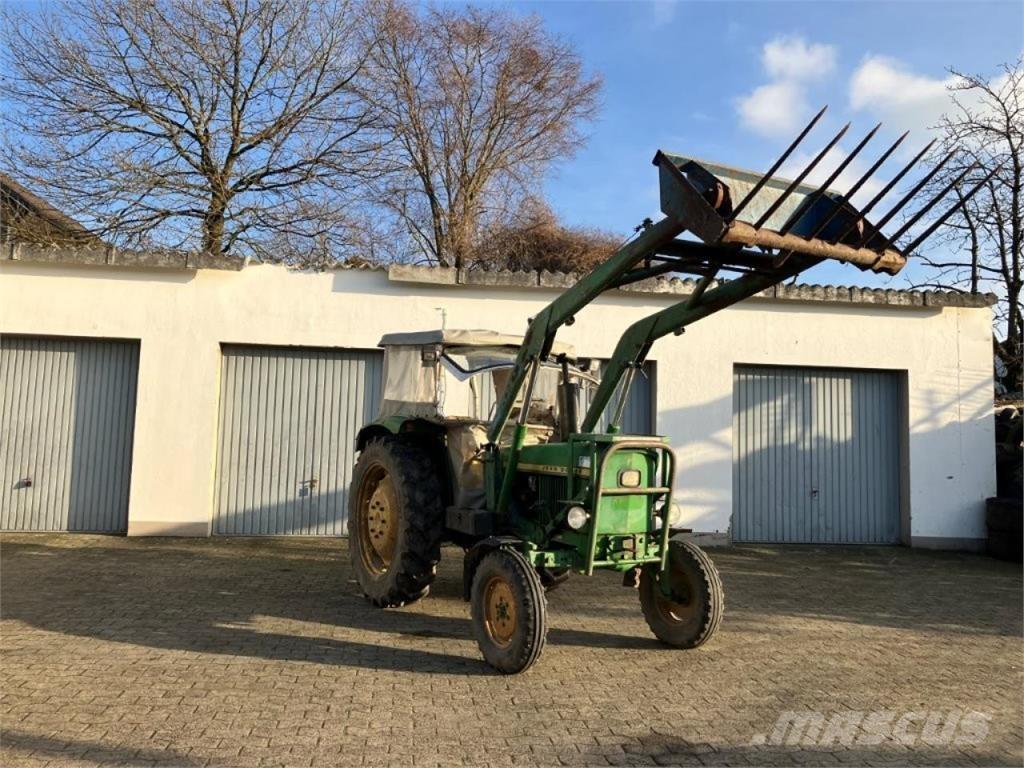 John Deere 1020 Traktorji