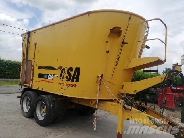  USA 850CF Mešalne hranilnice