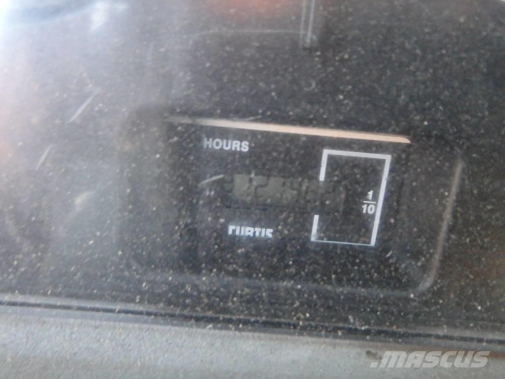 Daewoo Mega 250 4x4 Kolesni nakladalci