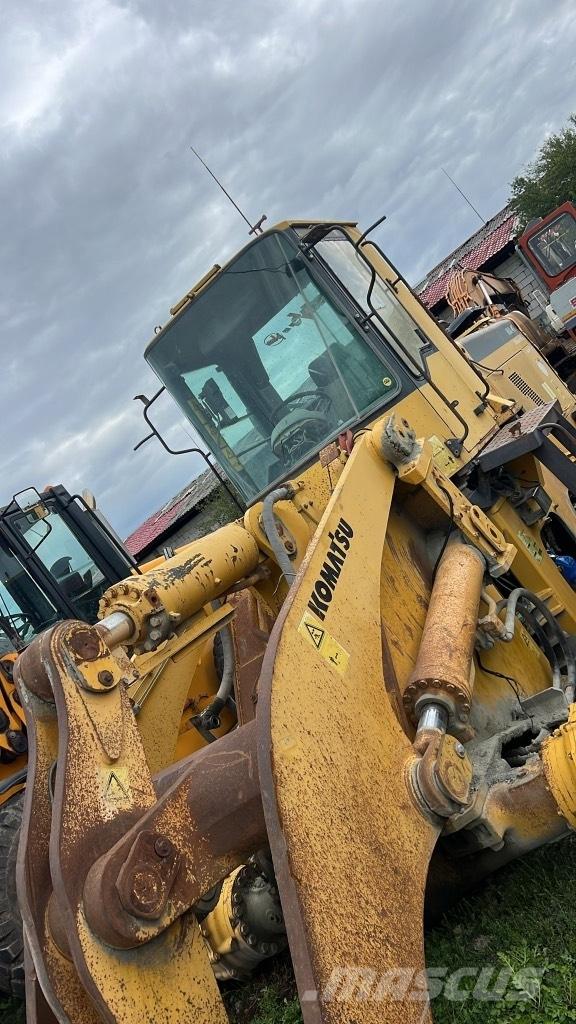 Komatsu WA 470-3H Kabine in notranjost