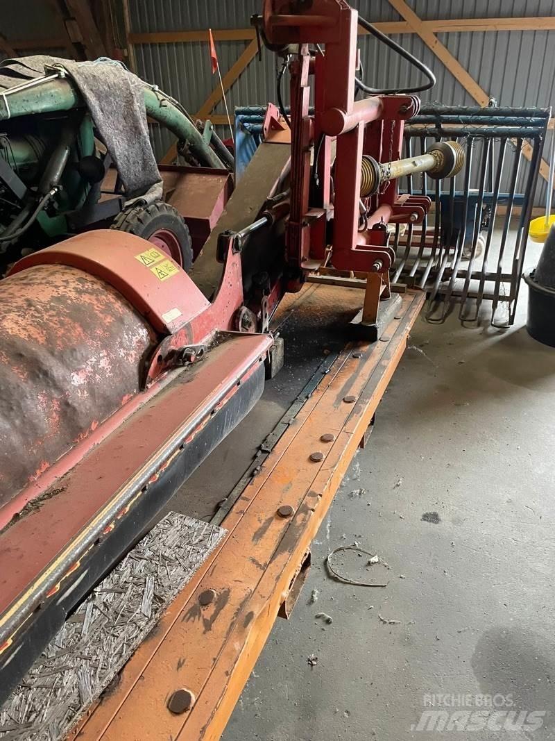 Dücker USM 21 R 2 Nega okolice - drugo
