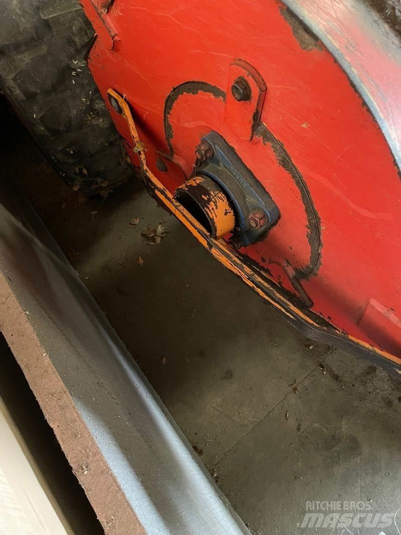 Dücker USM 21 R 2 Nega okolice - drugo