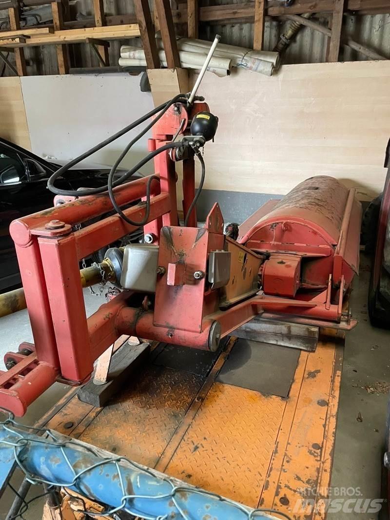 Dücker USM 21 R 2 Nega okolice - drugo