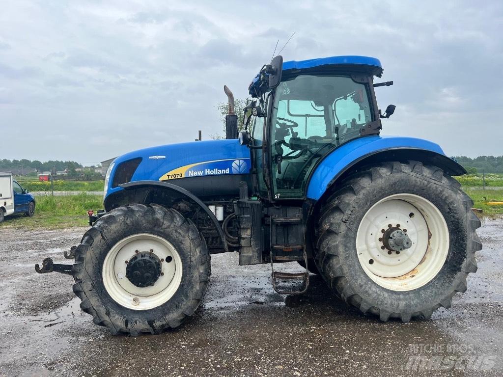 New Holland T 7070 Traktorji