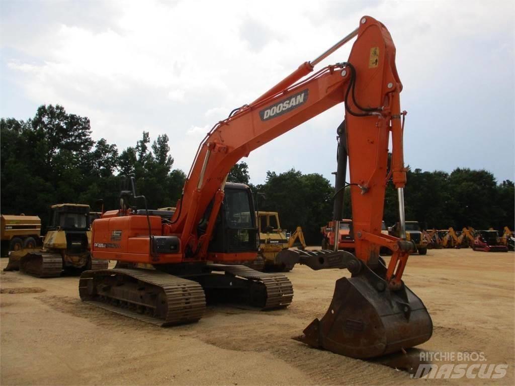 Doosan dx225 Bagri goseničarji