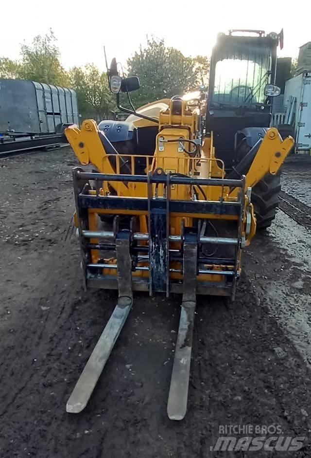 JCB 540-140 Teleskopski viličarji