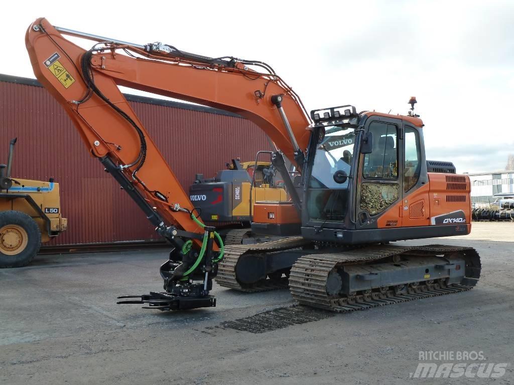 Doosan DX140LC-5 Bagri goseničarji
