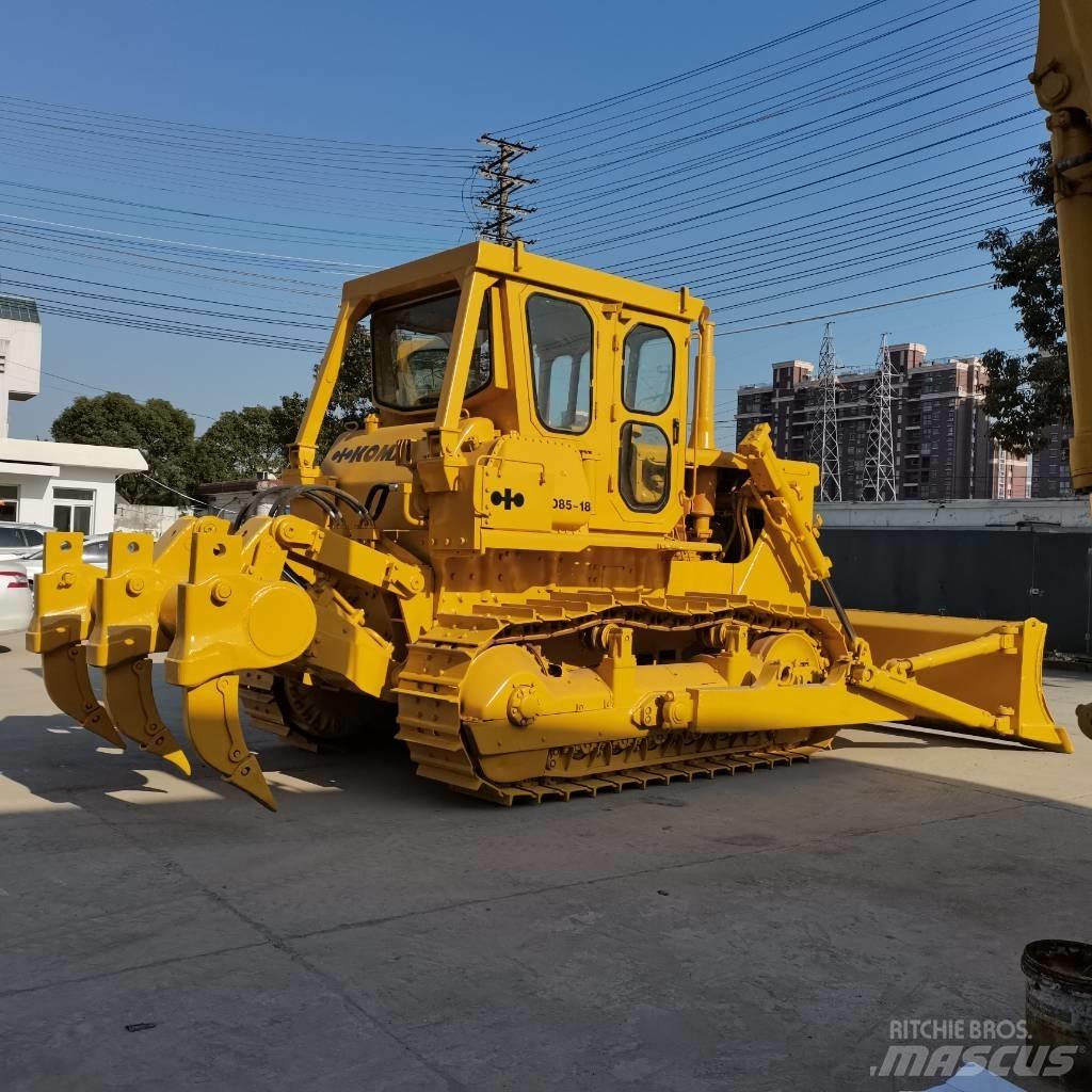 Komatsu D 85 Buldožerji goseničarji