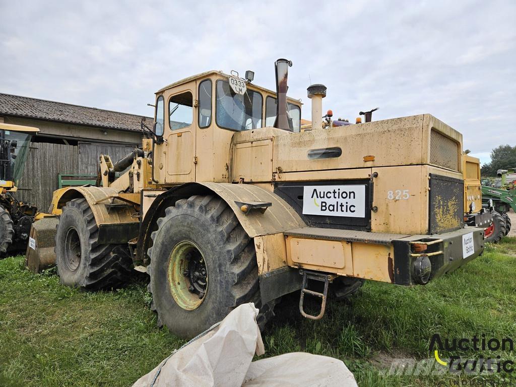  Kirovec K-700A Traktorji