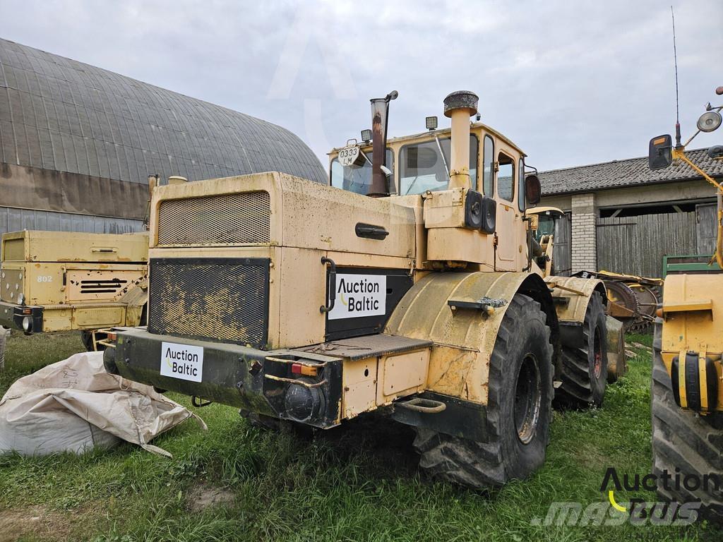  Kirovec K-700A Traktorji