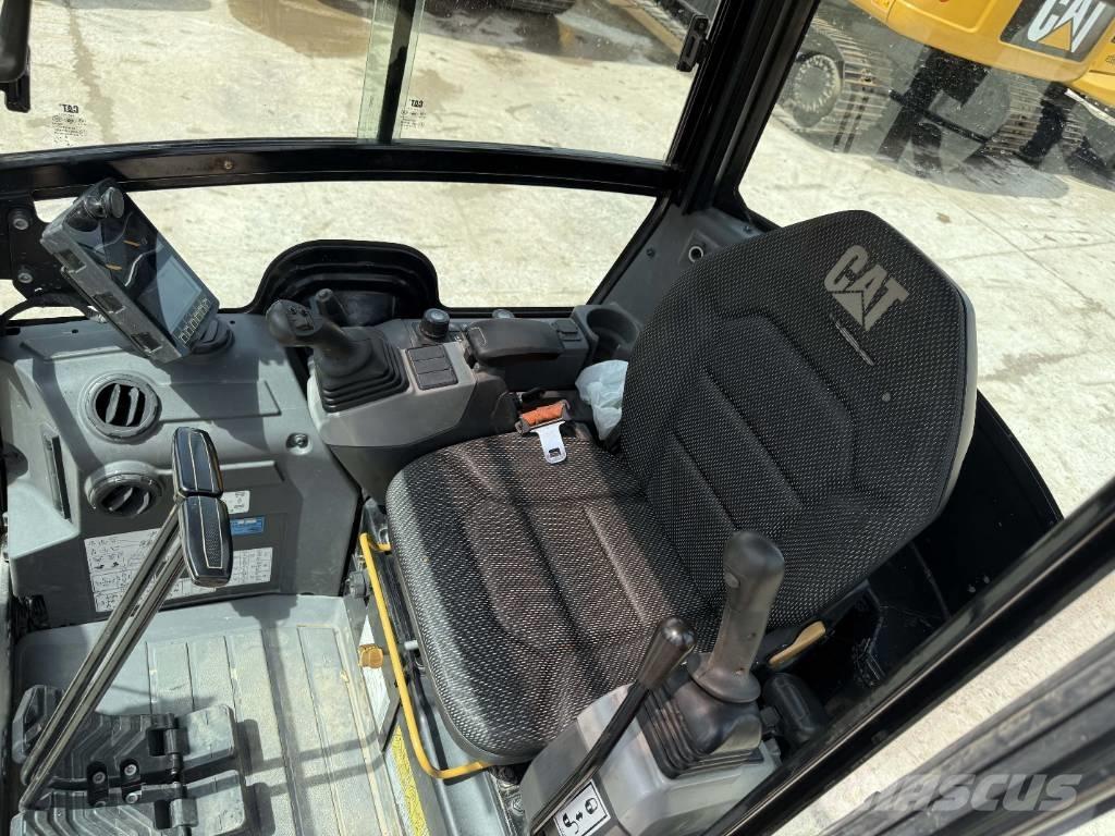 CAT 302 CR Mini bagri <7t