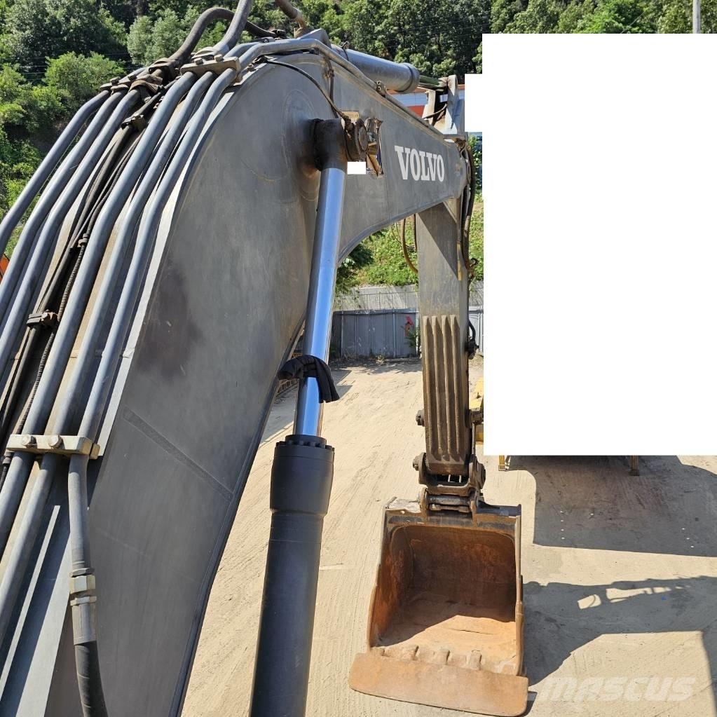 Volvo EC 300 D Bagri goseničarji