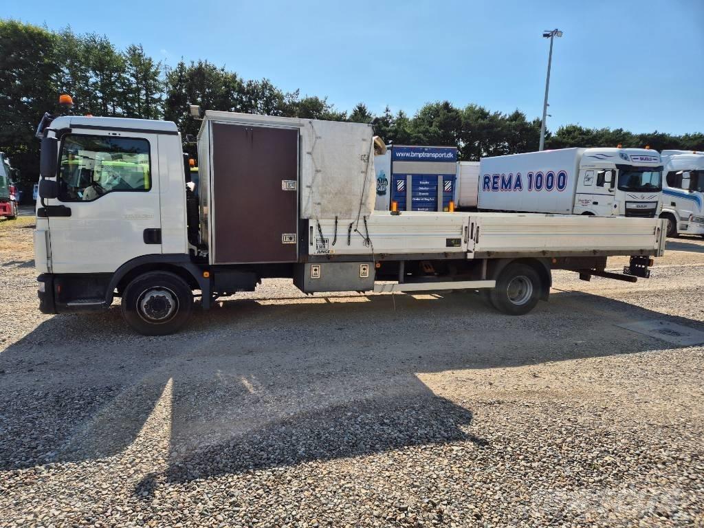 MAN TGL 12.250 4x2 Tovornjaki s kesonom/platojem