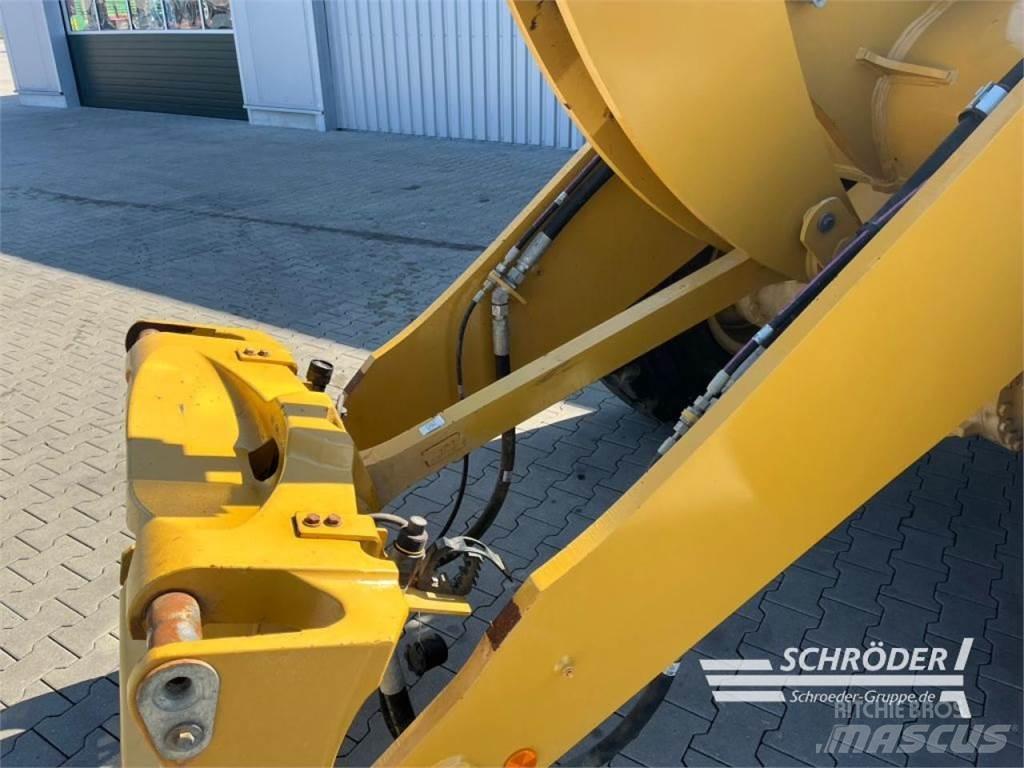 CAT 938 HL Kolesni nakladalci