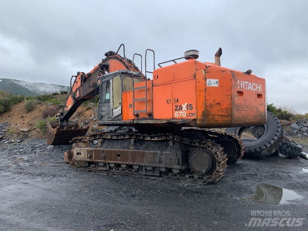 Hitachi 670 LCH-3 Bagri goseničarji