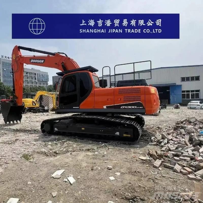 Doosan DX 300 Bagri goseničarji