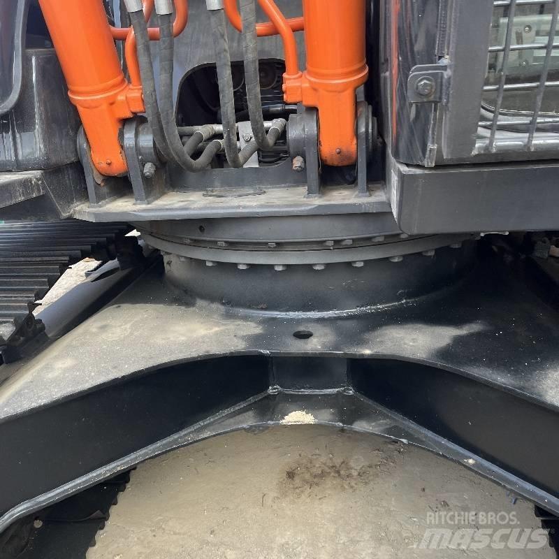Hitachi ZX 160 Bagri goseničarji