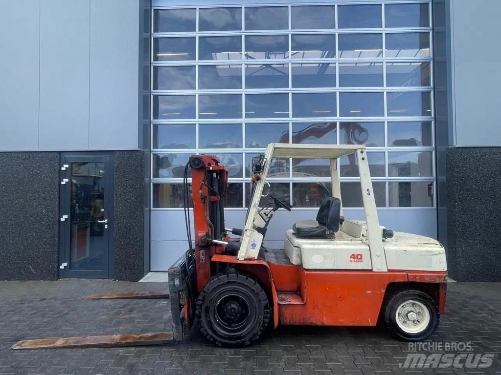 Nissan 40 Viličarji - drugo