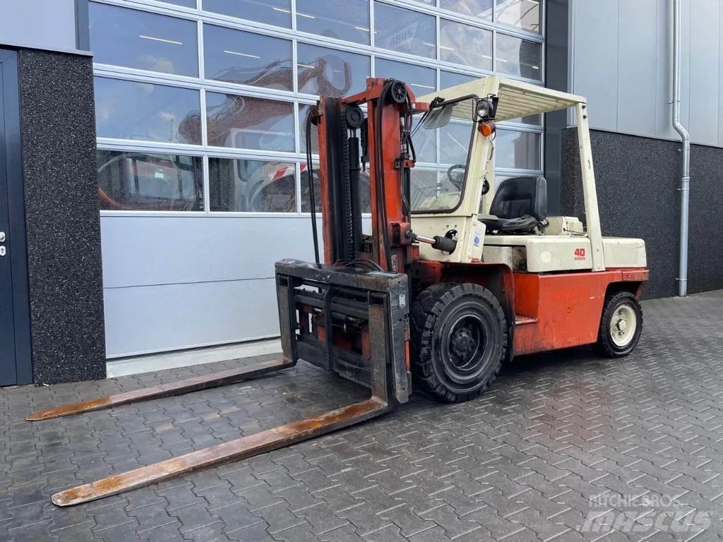 Nissan 40 Viličarji - drugo