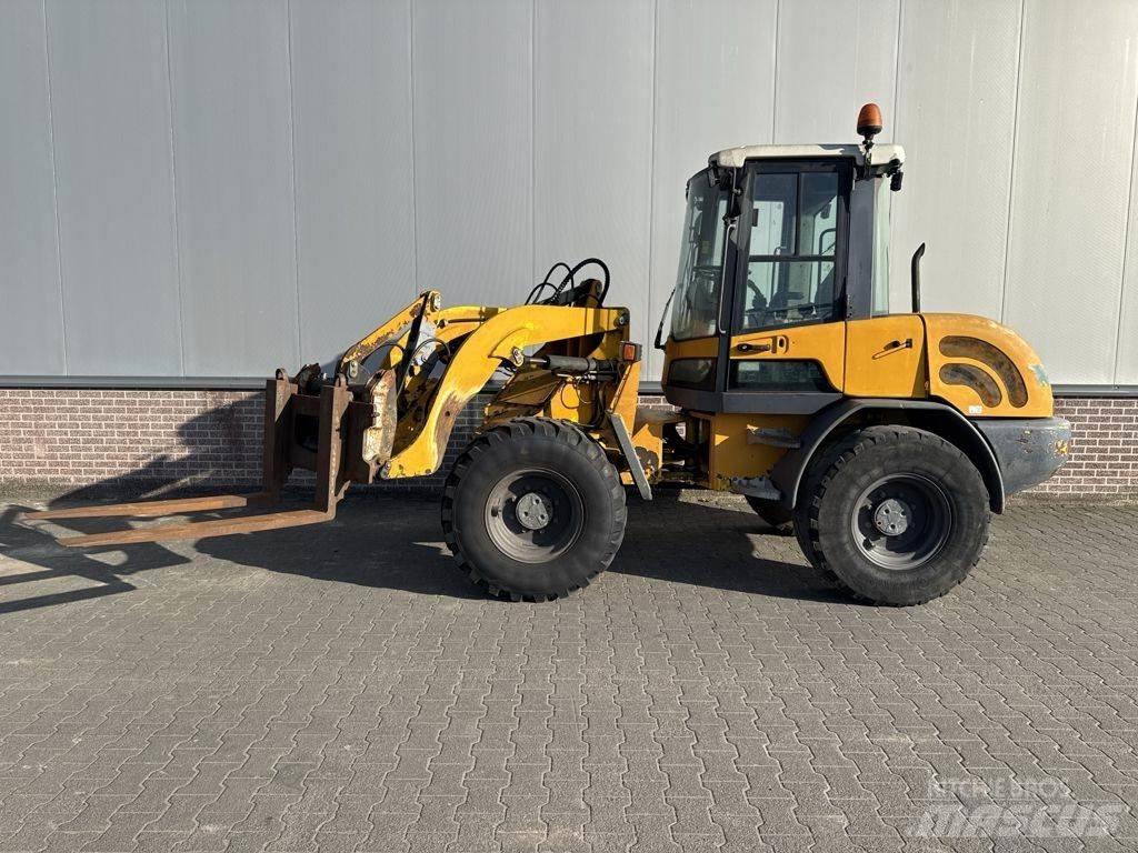 Terex TL70 Kolesni nakladalci