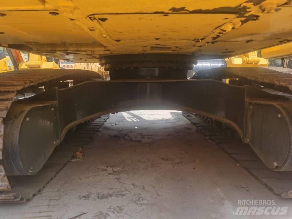 Komatsu PC 200 Bagri goseničarji