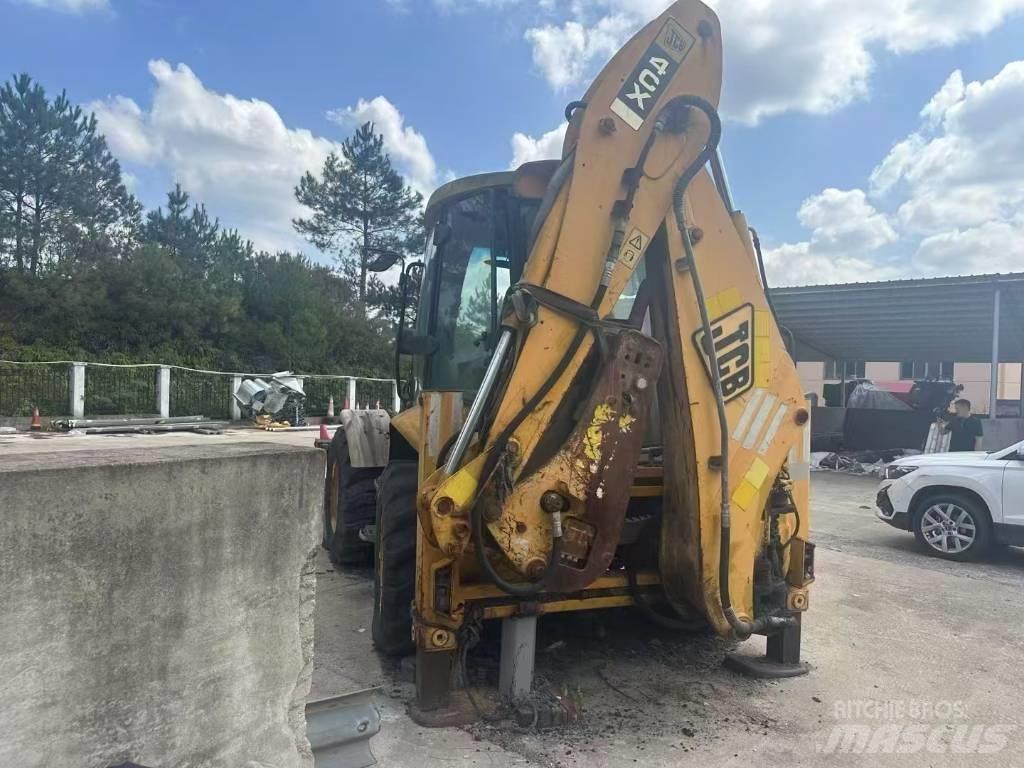 JCB 4 CX Bagri goseničarji