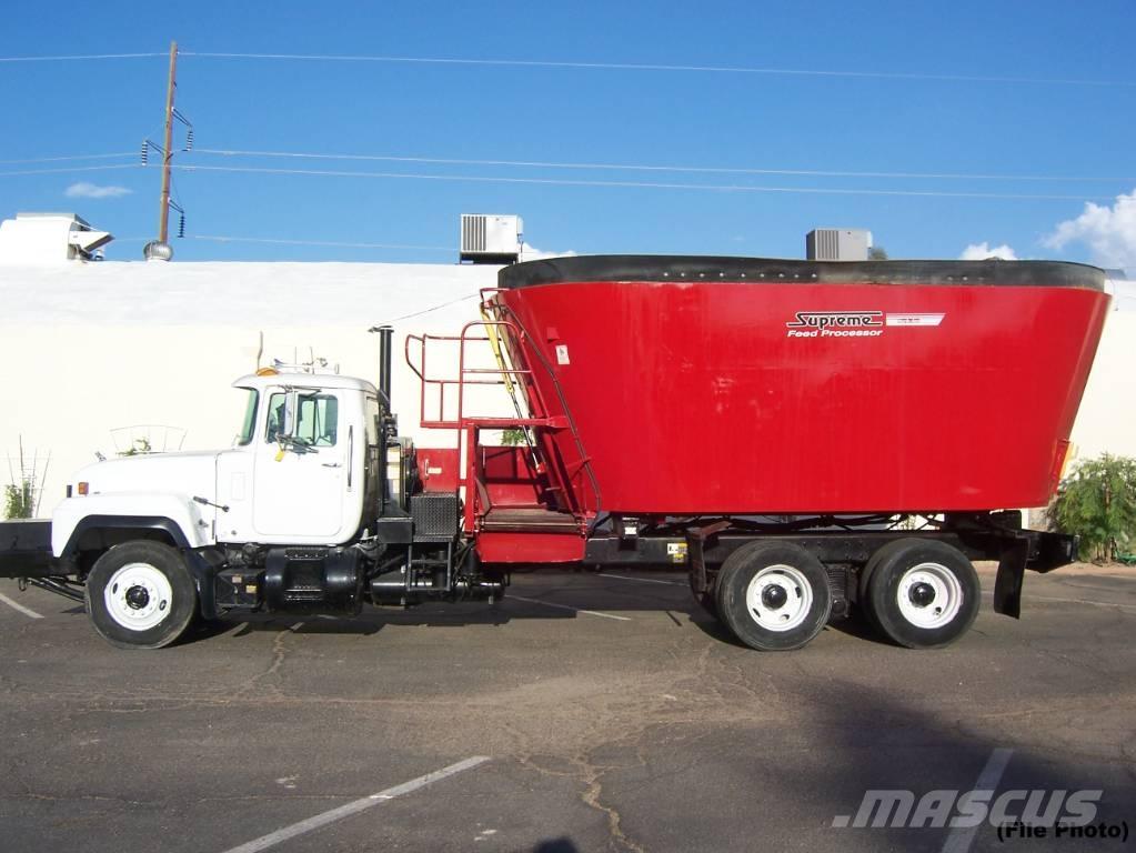 Mack RD 688 S Ostali stroji in oprema za živino