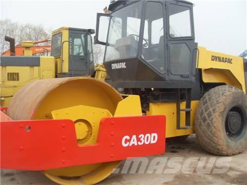 Dynapack CA 301 D Enojni valjarji