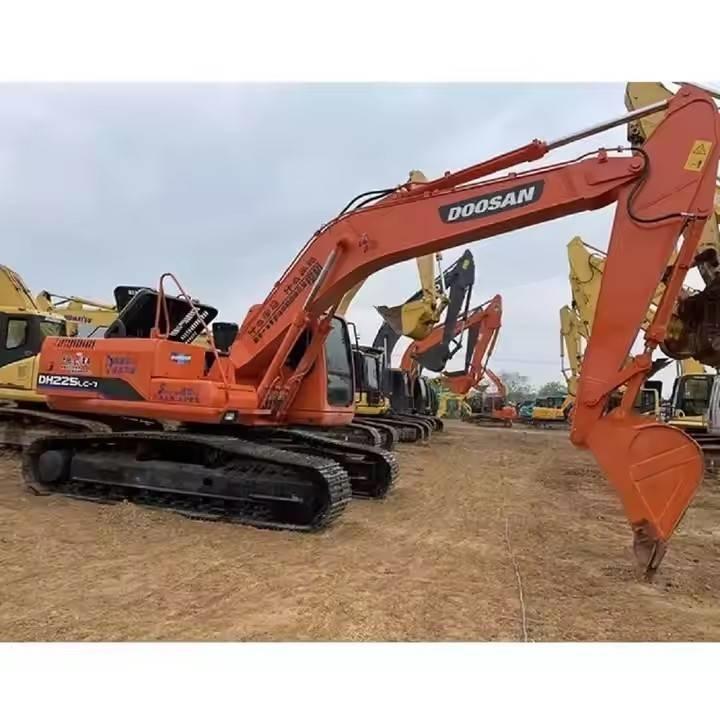 Doosan DH 225 Bagri goseničarji