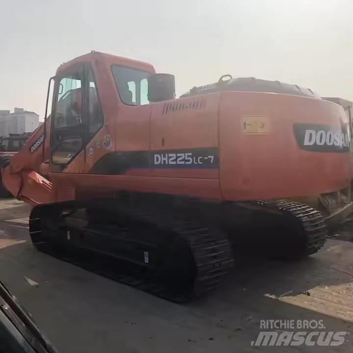 Doosan DH 225 Bagri goseničarji