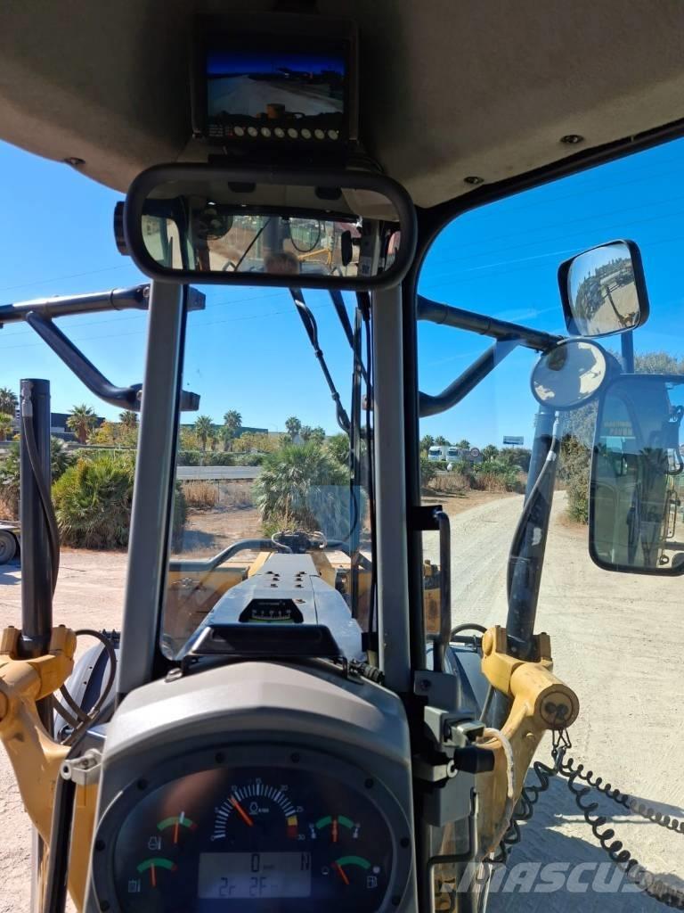 CAT 120 M 2 AWD Grederji