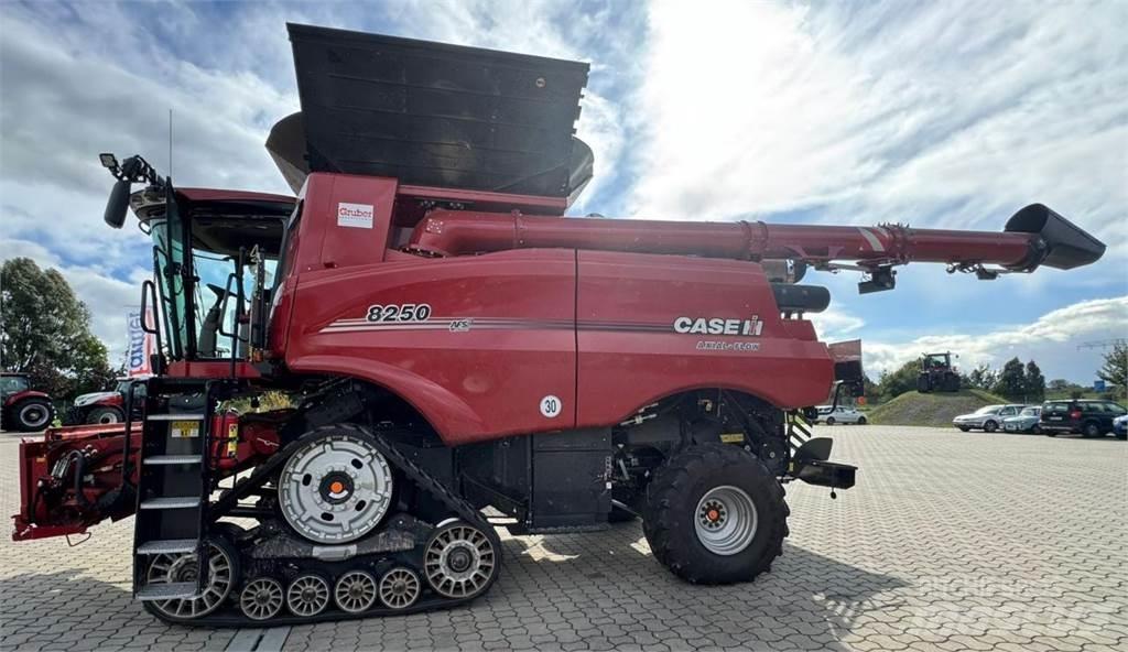 Case IH AF 8250 Kombajni