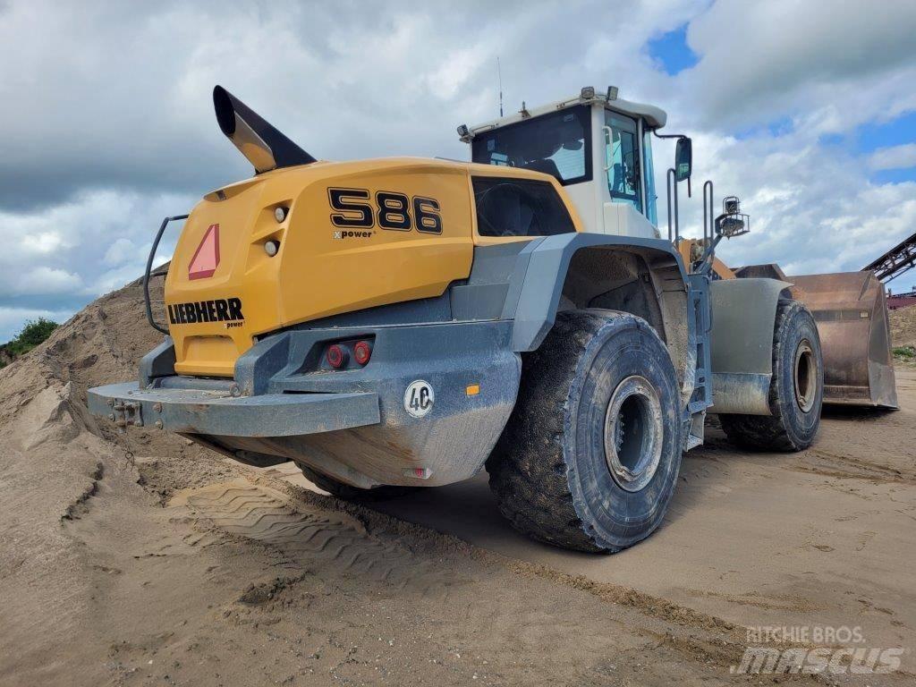 Liebherr L 586 Kolesni nakladalci