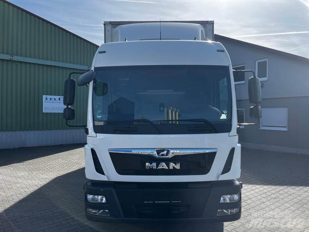 MAN TGL 8.220 Tovornjaki s ponjavo